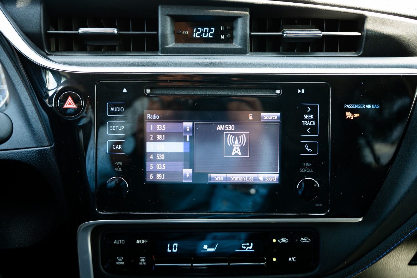 2019 Toyota Corolla SE UPGRADE-14