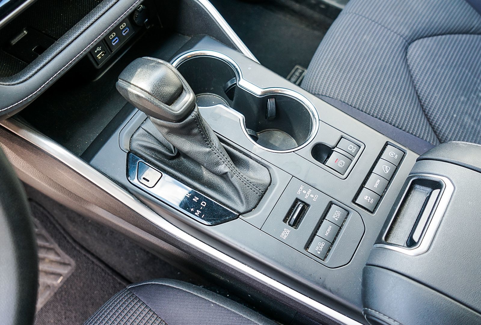 2022 Toyota Highlander LE AWD-8