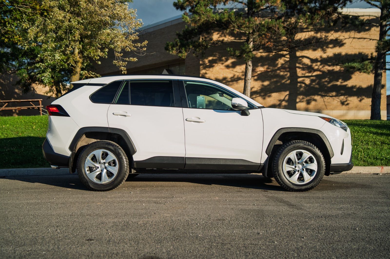 2021 Toyota RAV4 LE-18