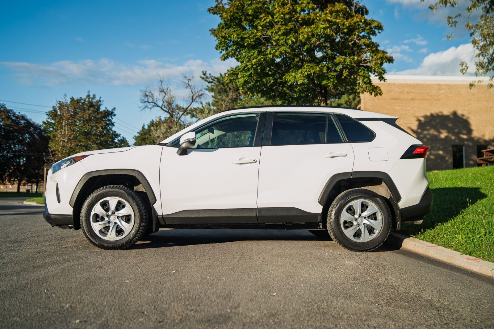 2021 Toyota RAV4 LE-19