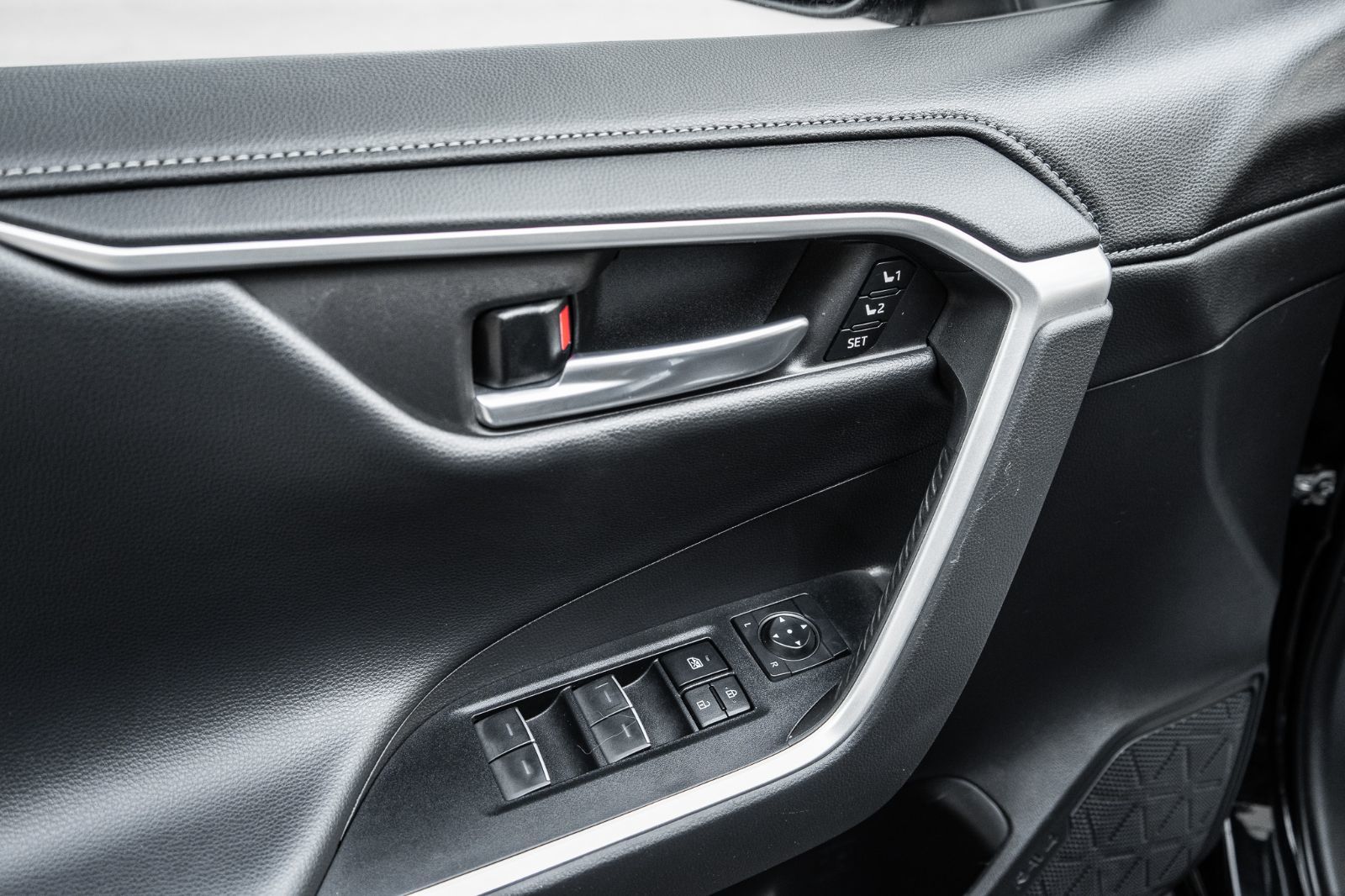 2022 Toyota RAV4 Limited-20