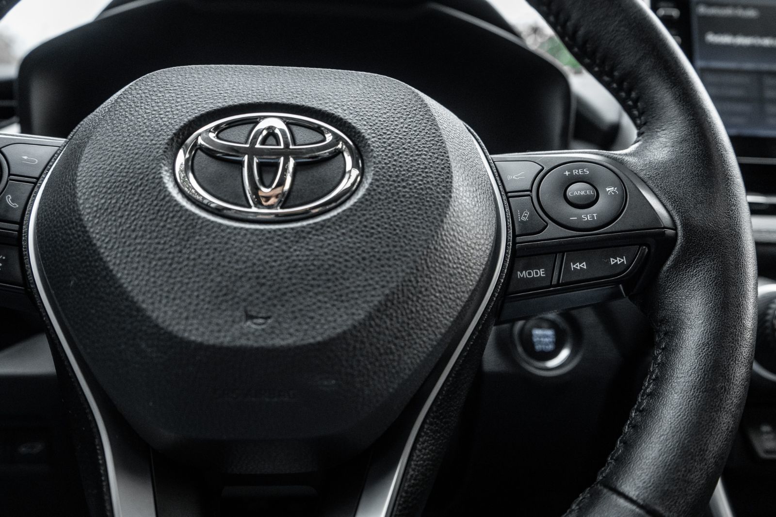 2022 Toyota RAV4 Limited-11
