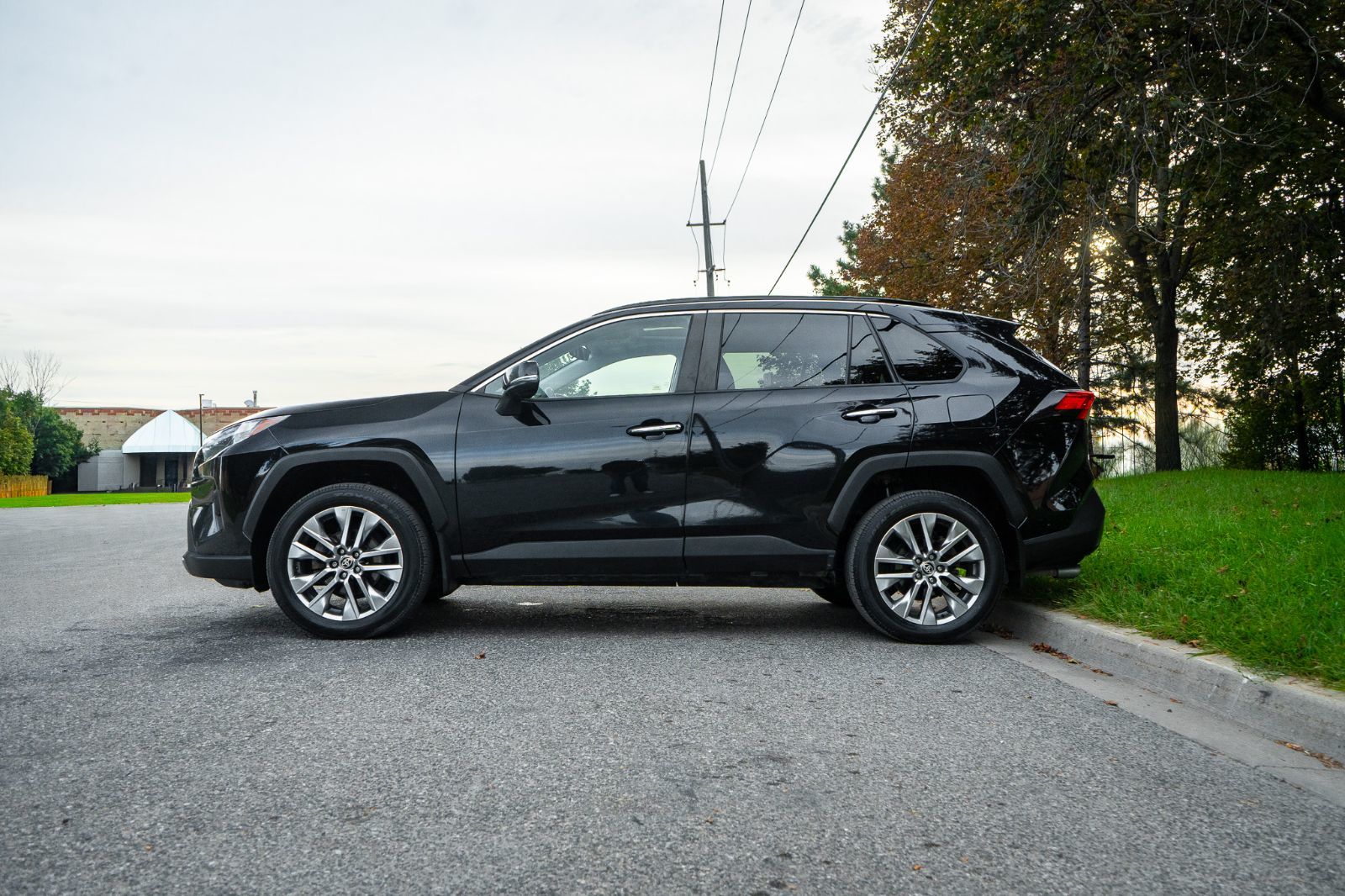 2022 Toyota RAV4 Limited-4