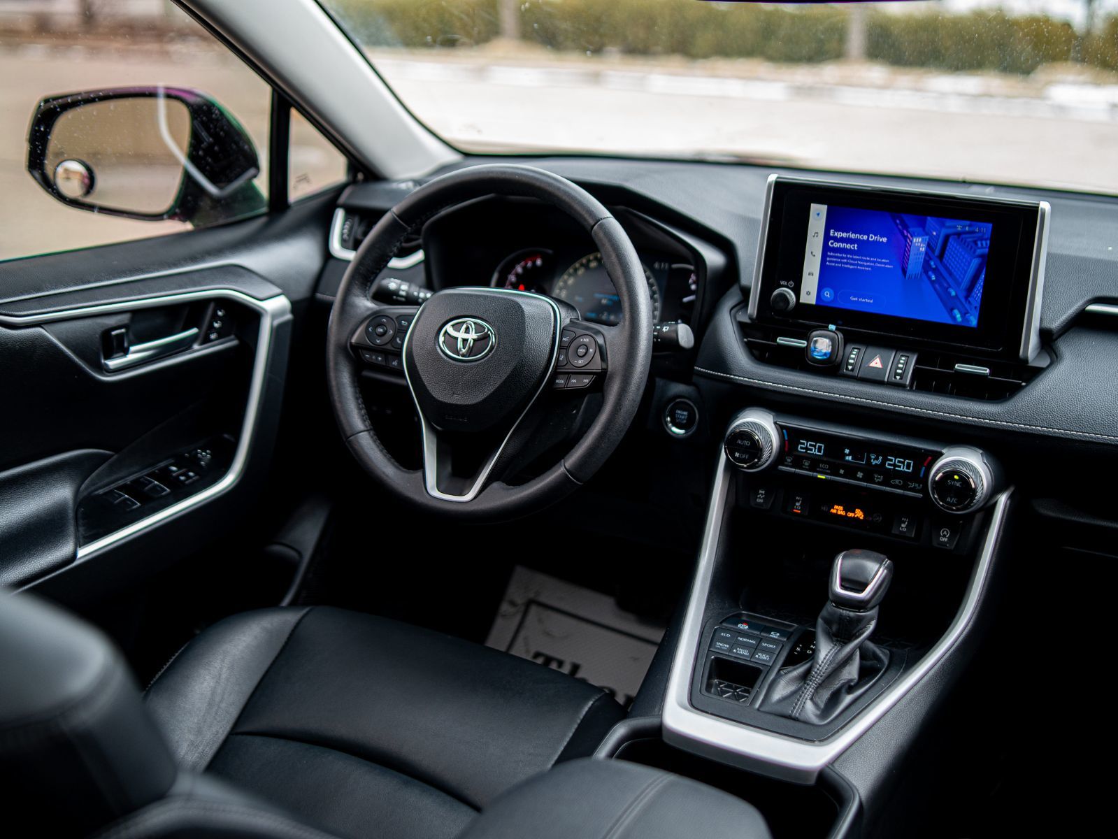 2024 Toyota RAV4 XLE PREMIUM AWD-7