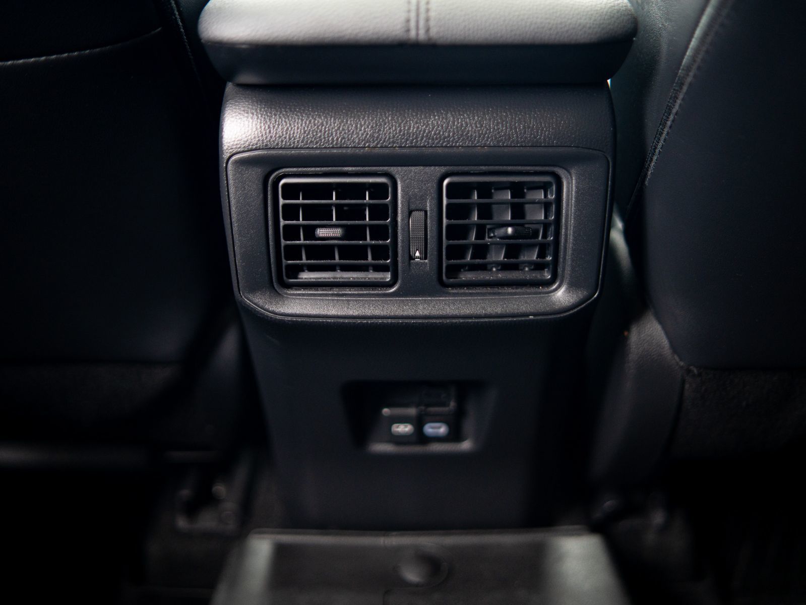 2024 Toyota RAV4 XLE PREMIUM AWD-15