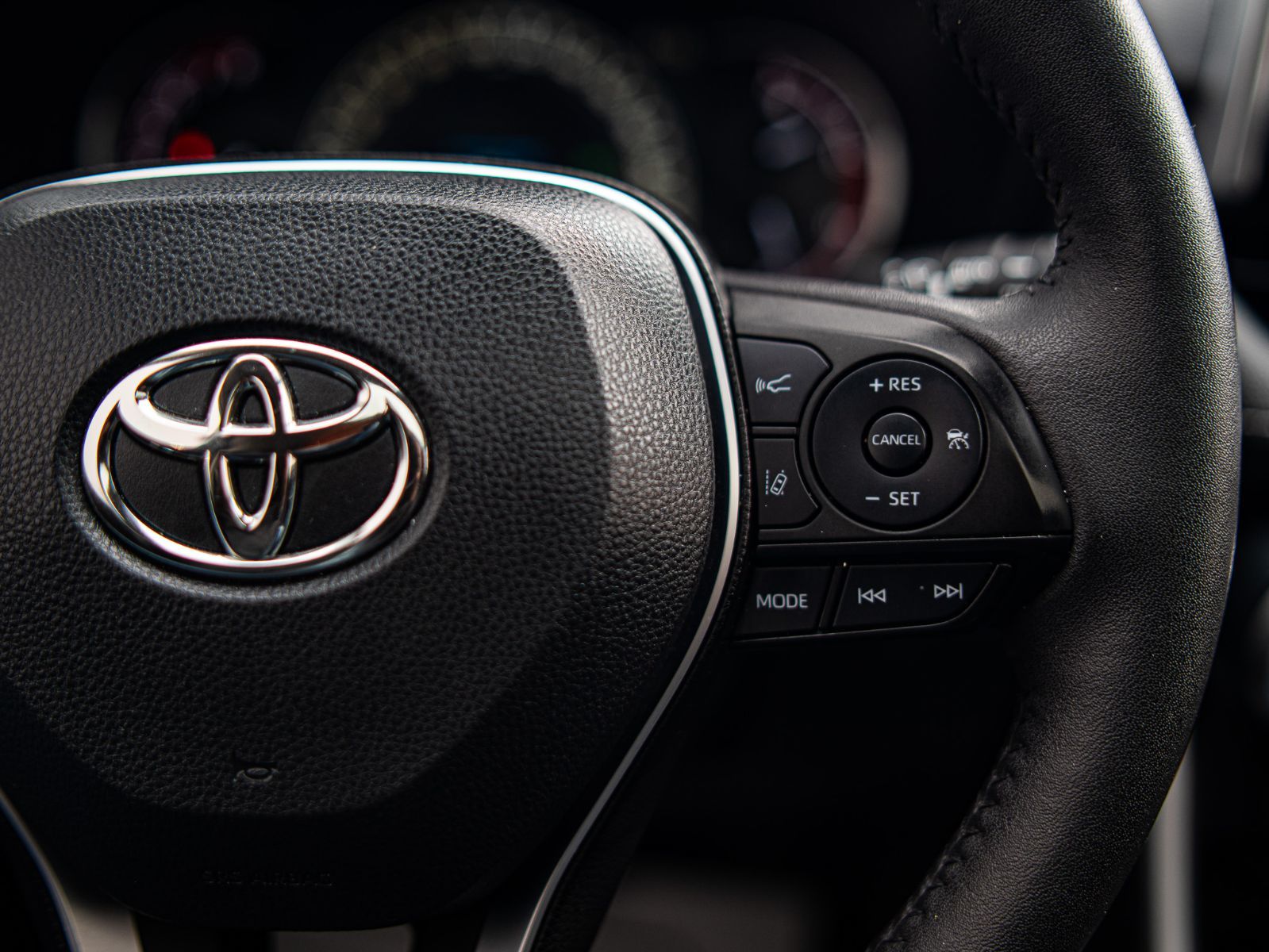 2024 Toyota RAV4 XLE PREMIUM AWD-9