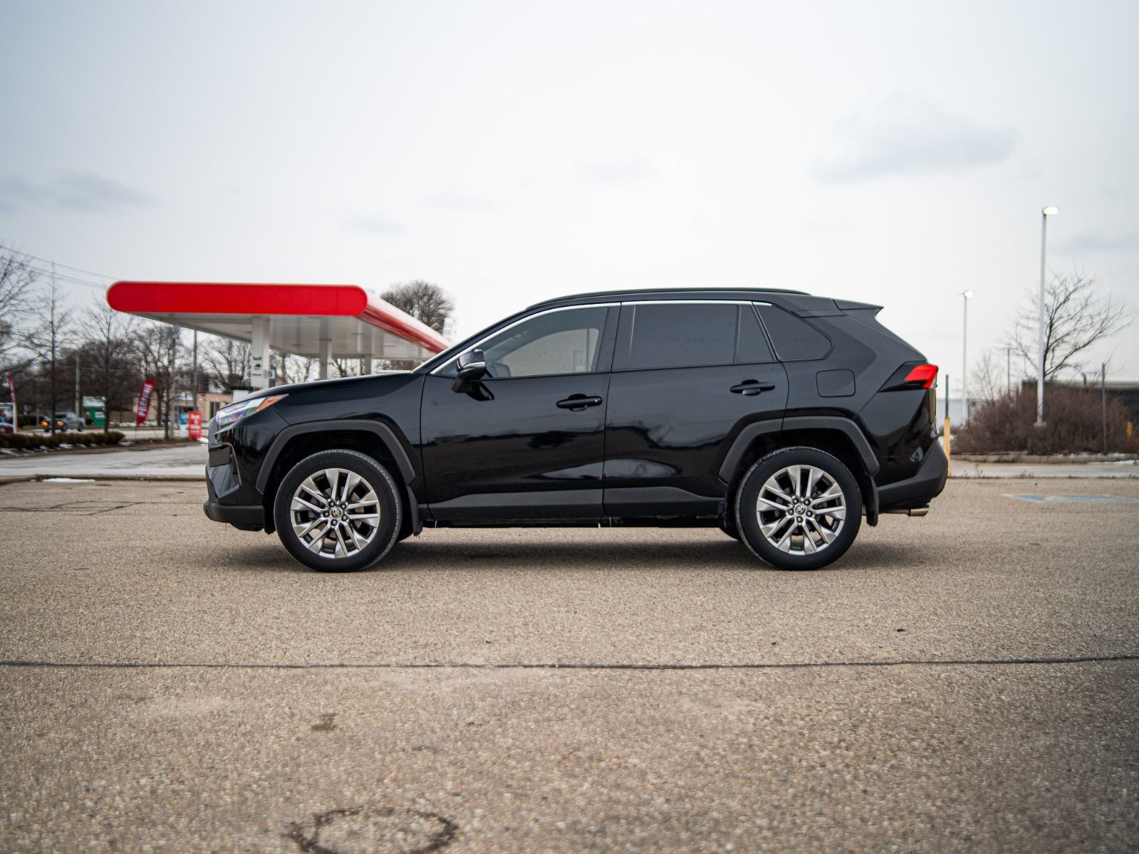 2024 Toyota RAV4 XLE PREMIUM AWD-2