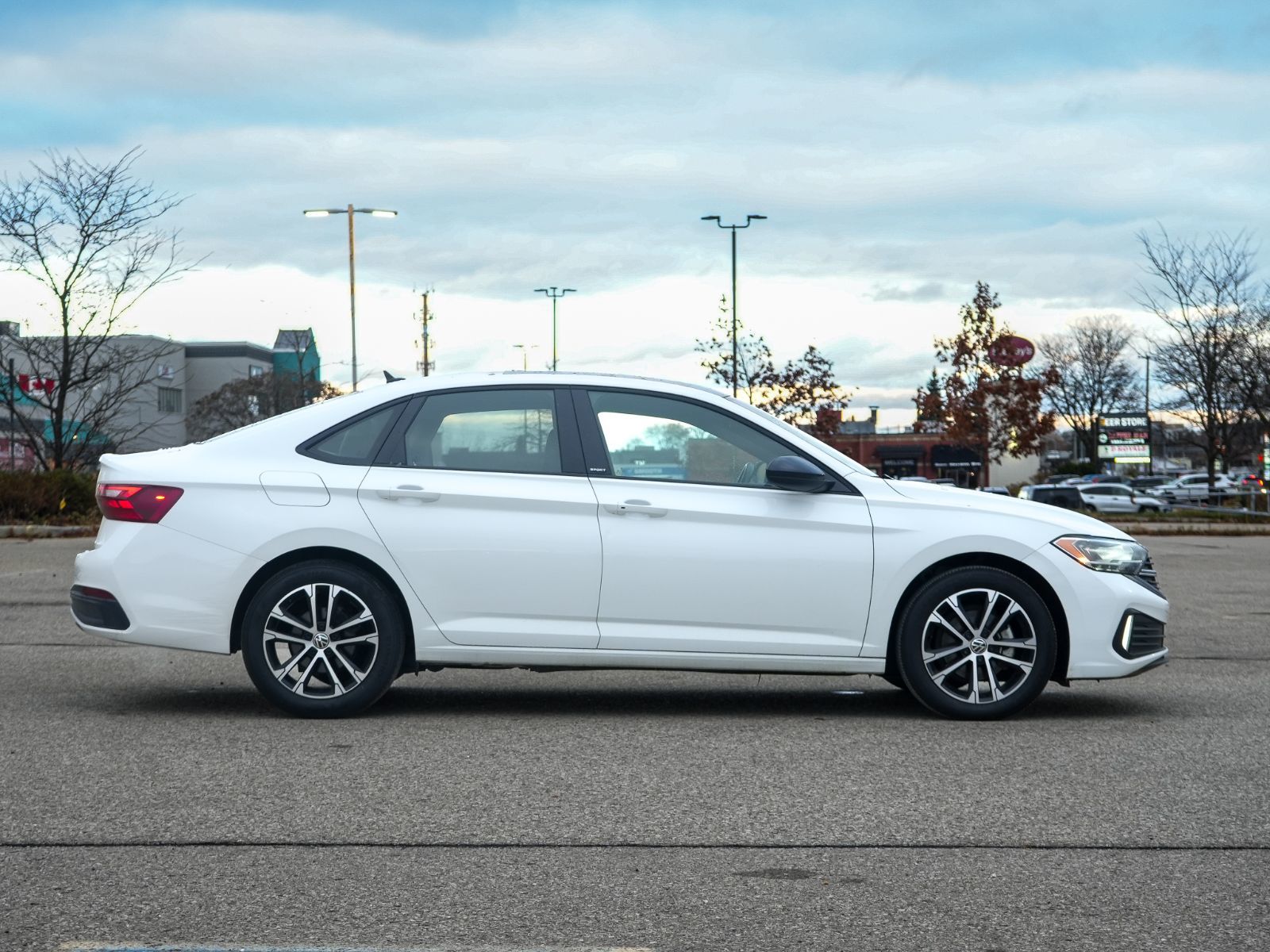 2024 Volkswagen Jetta Comfortline with sport package-4