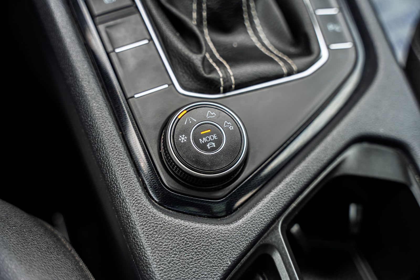 2025 Volkswagen Taos Comfortline Black Edition-11