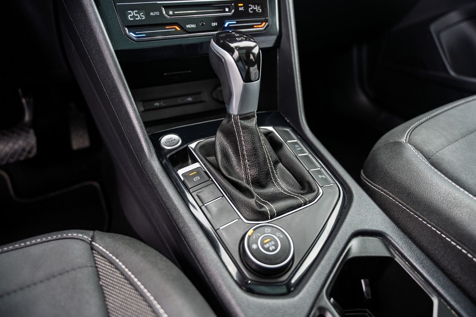 2025 Volkswagen Taos Comfortline Black Edition-12
