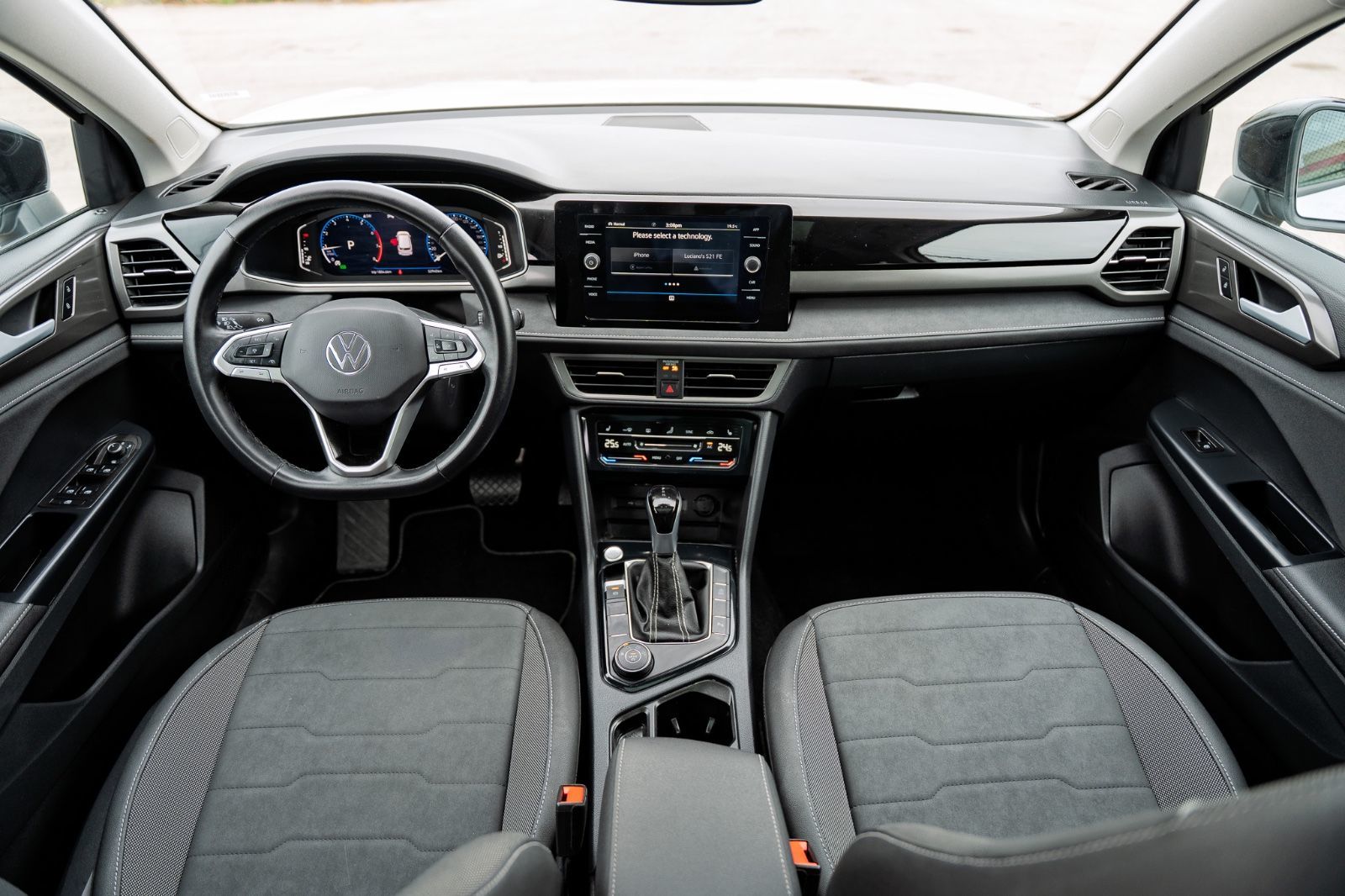 2025 Volkswagen Taos Comfortline Black Edition-16