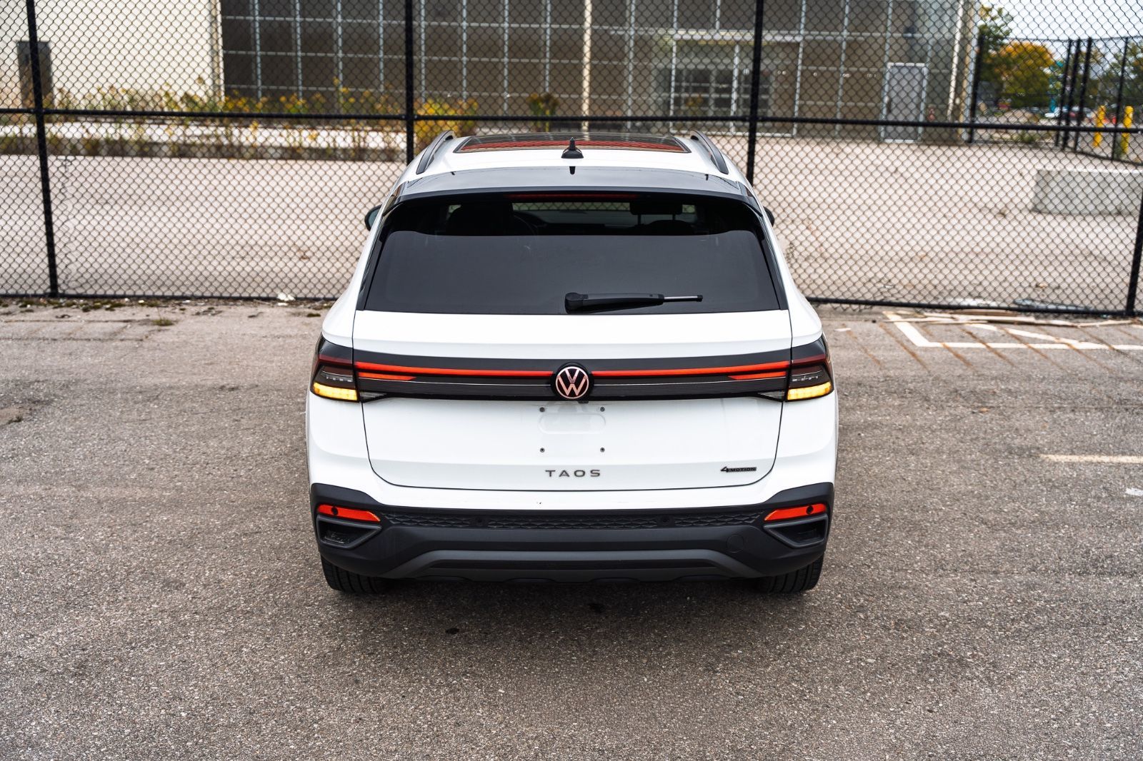 2025 Volkswagen Taos Comfortline Black Edition-6