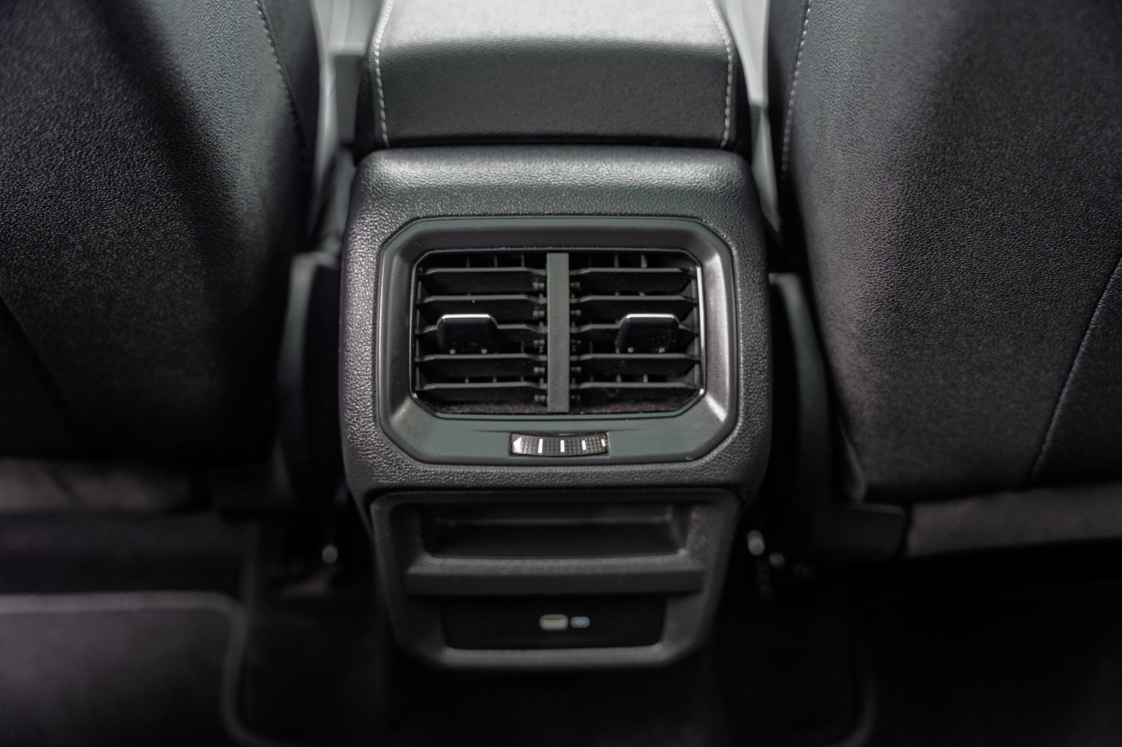 2025 Volkswagen Taos Comfortline Black Edition-18