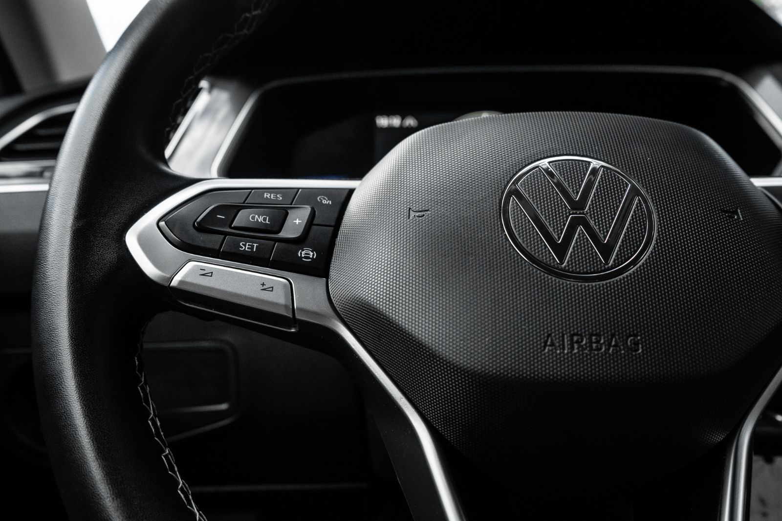 2022 Volkswagen Tiguan Trendline-11