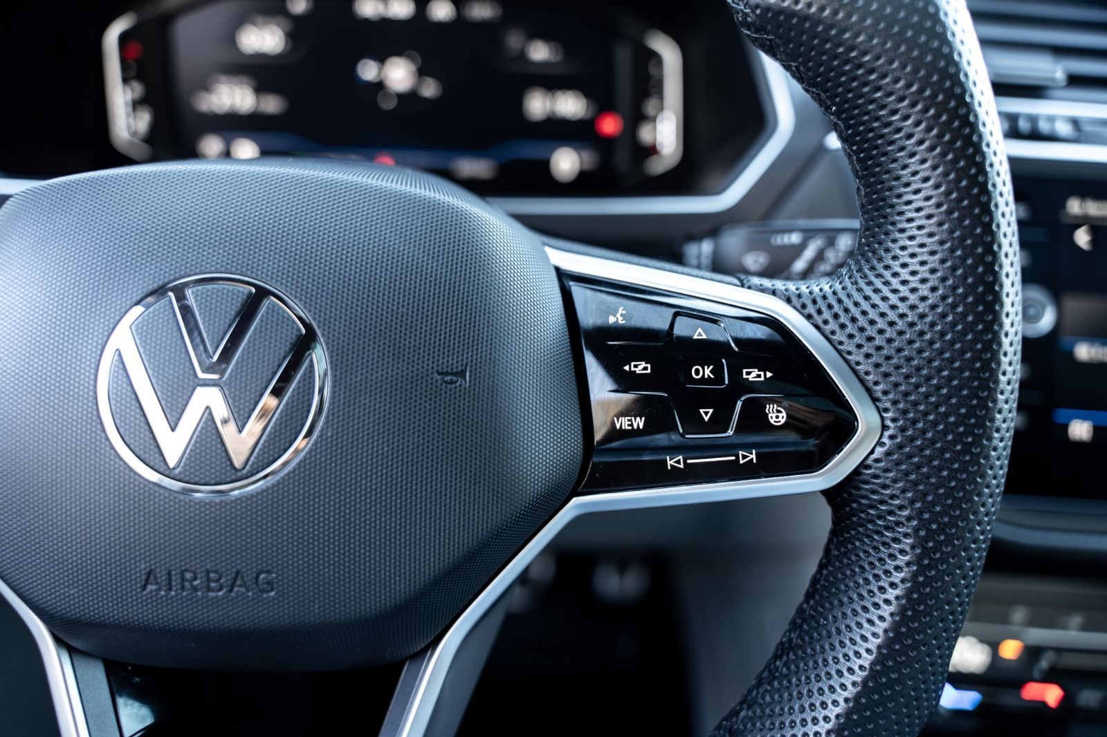 2024 Volkswagen Tiguan Highline R-Line-10