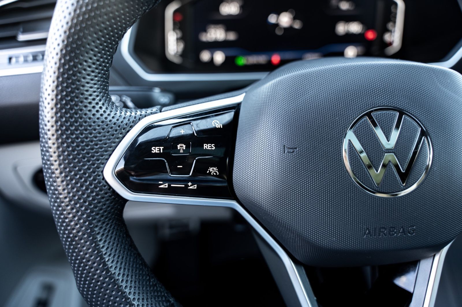 2024 Volkswagen Tiguan Highline R-Line-8
