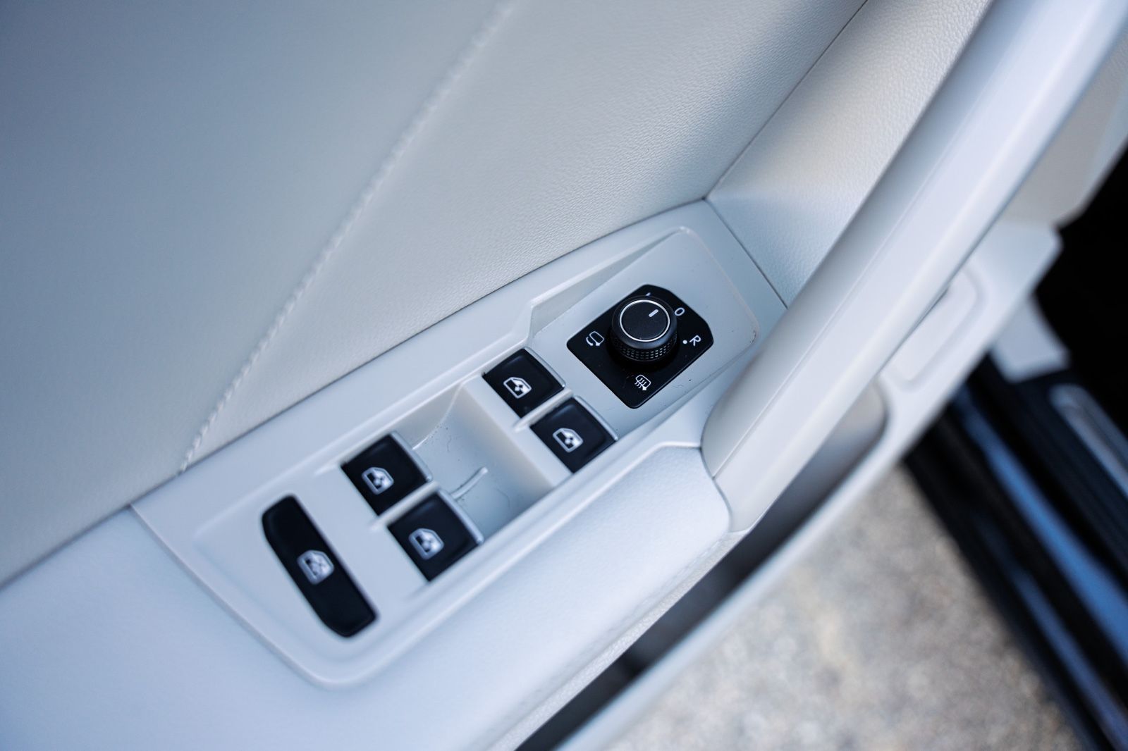 2024 Volkswagen Tiguan Highline R-Line-28