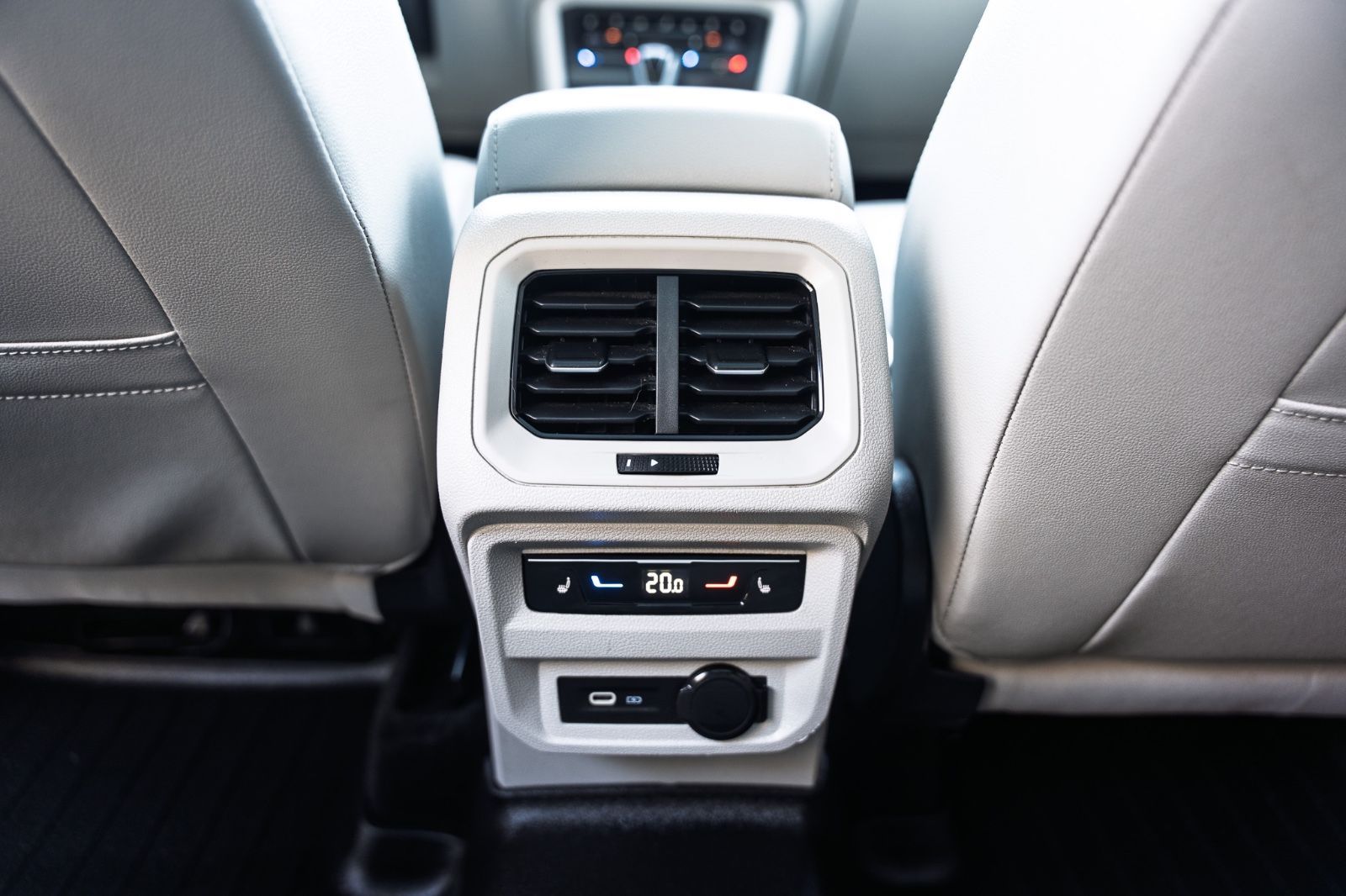 2024 Volkswagen Tiguan Highline R-Line-21