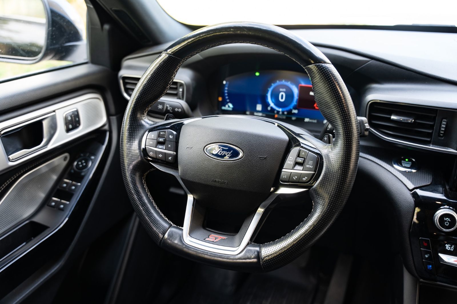 2021 Ford Explorer ST-8