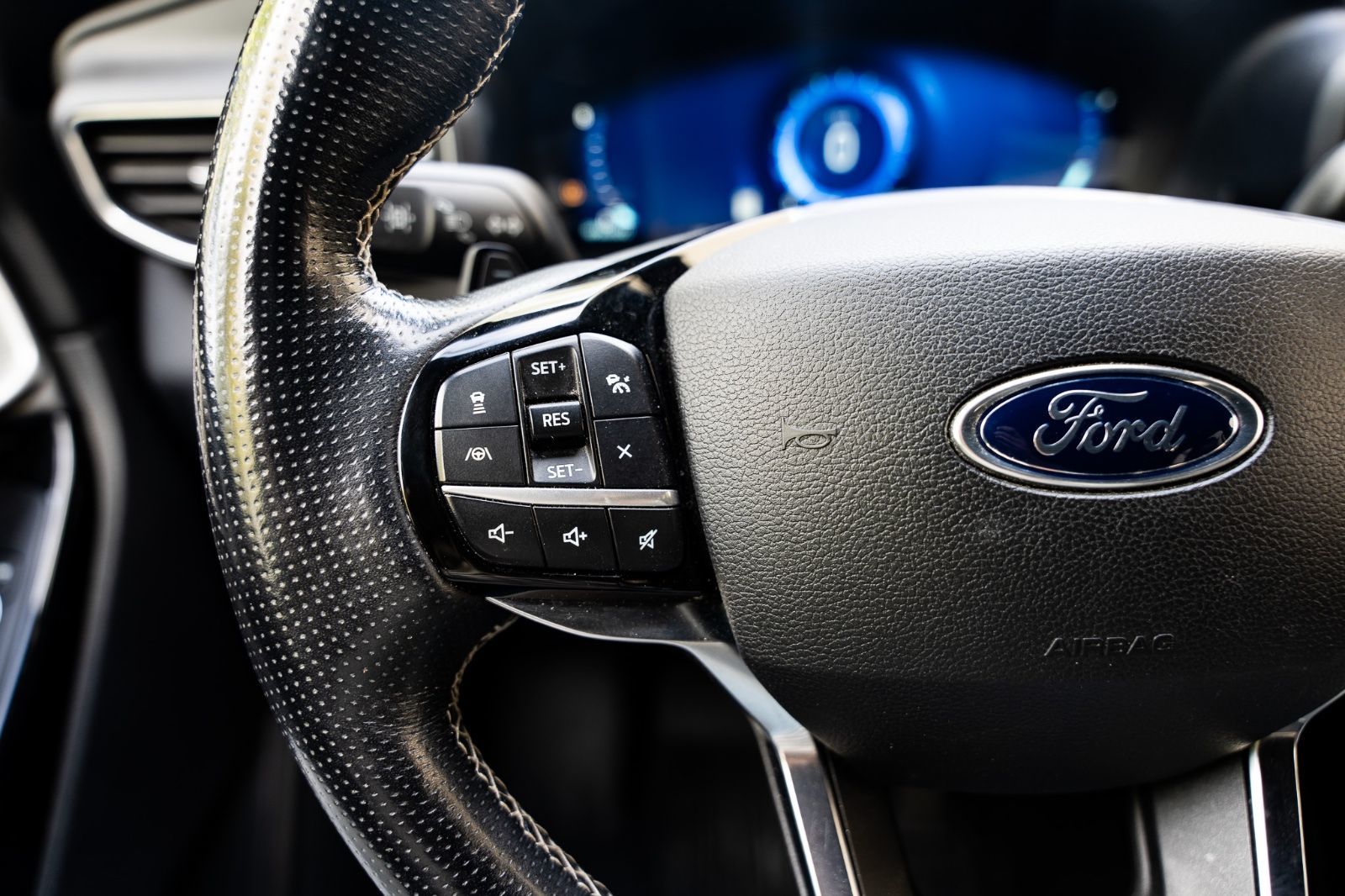 2021 Ford Explorer ST-16