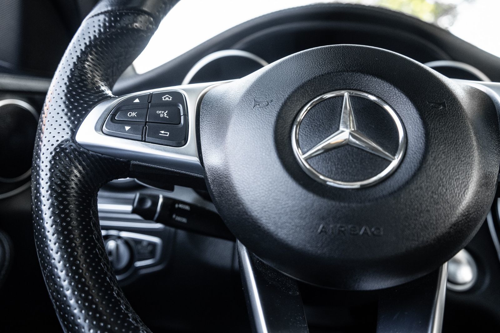 2015 Mercedes-Benz C-Class C 300-11