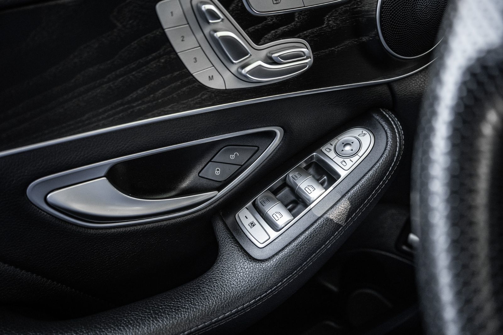 2015 Mercedes-Benz C-Class C 300-22