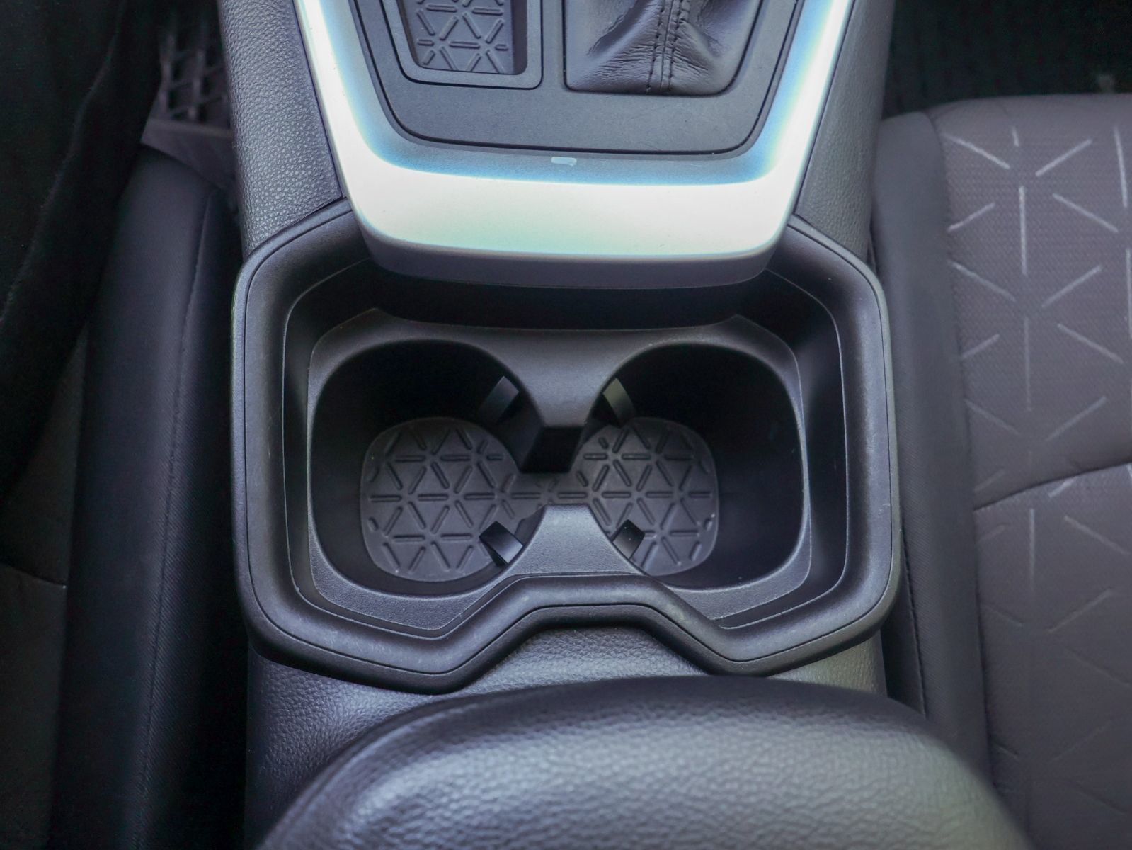 2019 Toyota RAV4 XLE-16