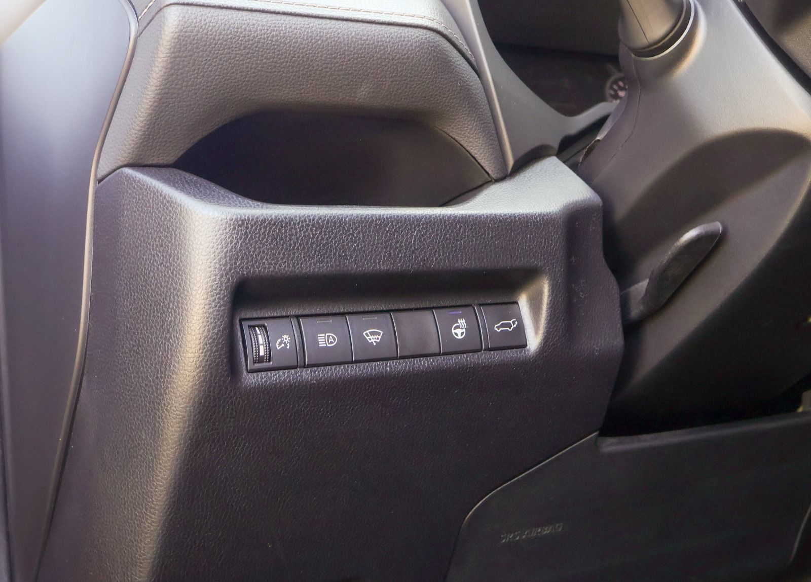 2019 Toyota RAV4 XLE-17