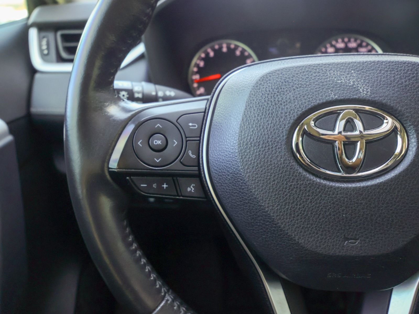 2019 Toyota RAV4 XLE-9