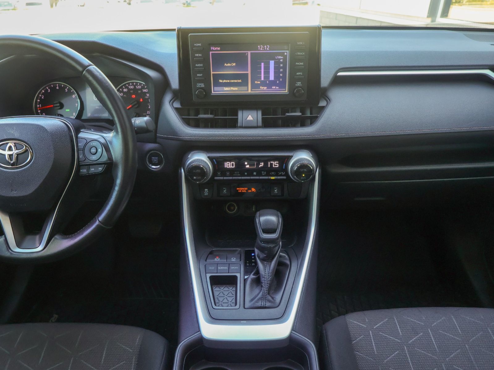 2019 Toyota RAV4 XLE-11