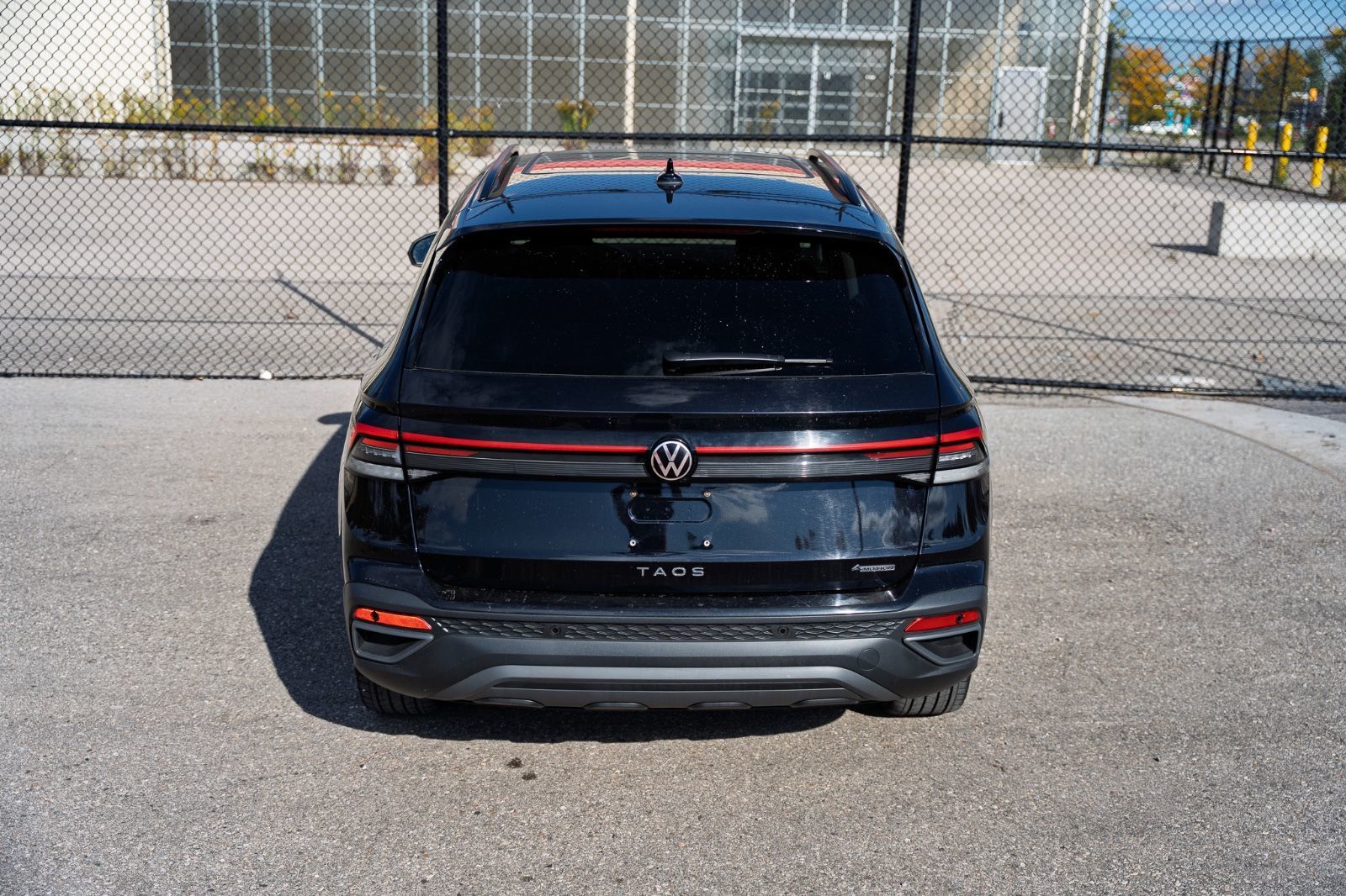 2025 Volkswagen Taos Comfortline Black Edition-6