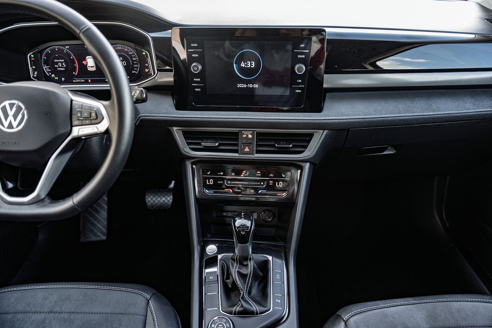 2025 Volkswagen Taos Comfortline Black Edition-16