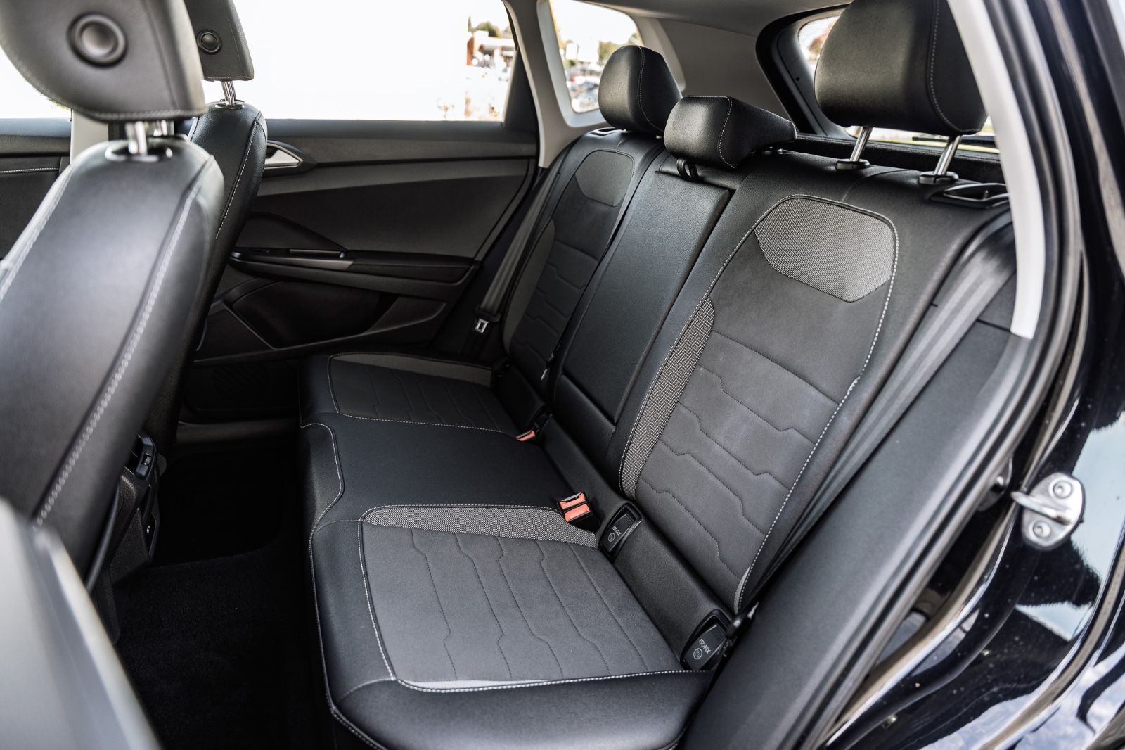 2025 Volkswagen Taos Comfortline Black Edition-20