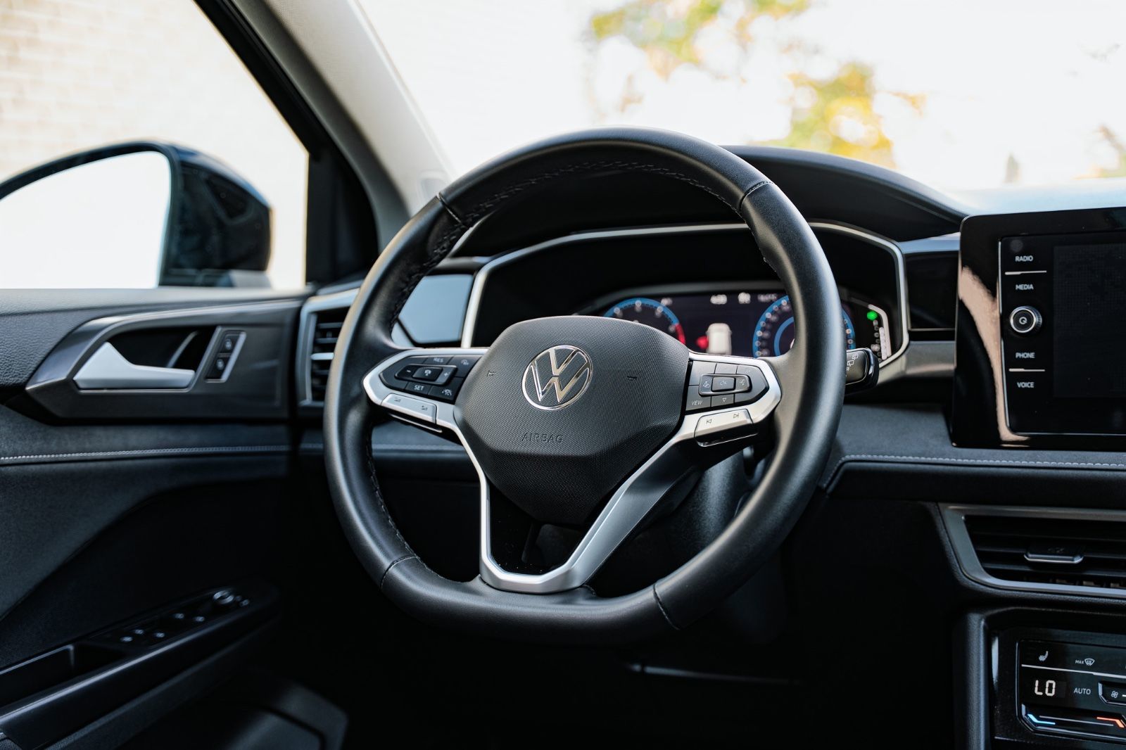 2025 Volkswagen Taos Comfortline Black Edition-17