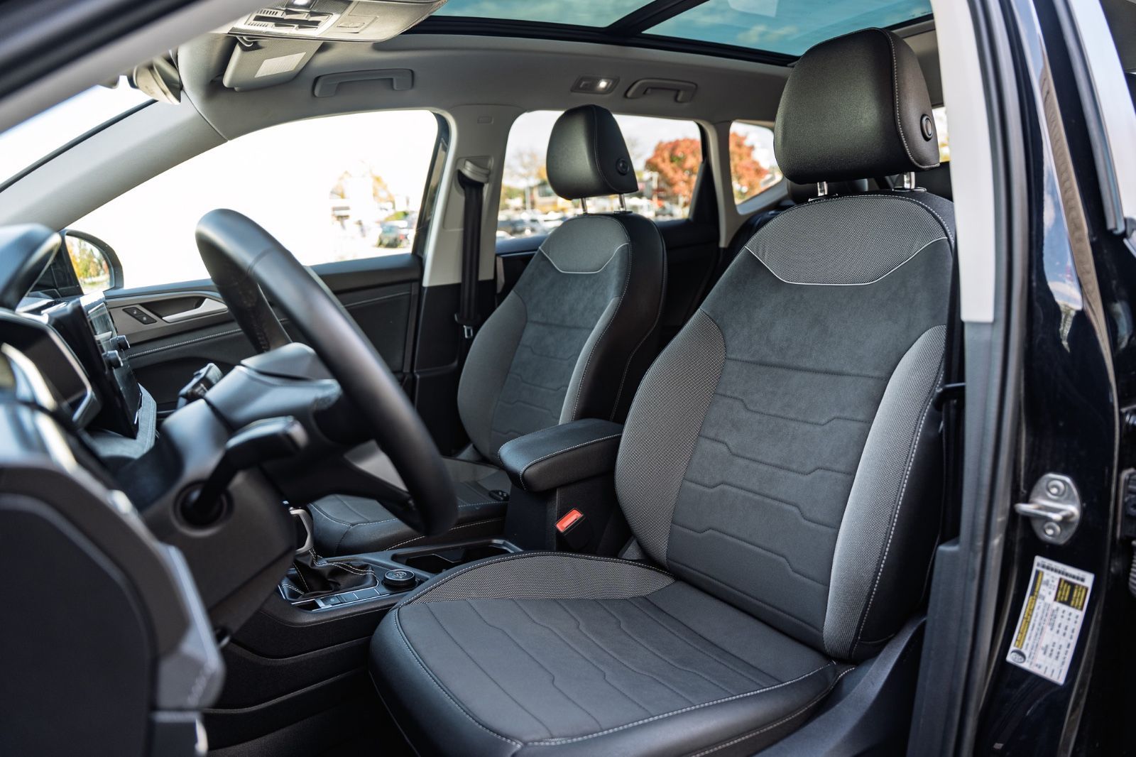 2025 Volkswagen Taos Comfortline Black Edition-23