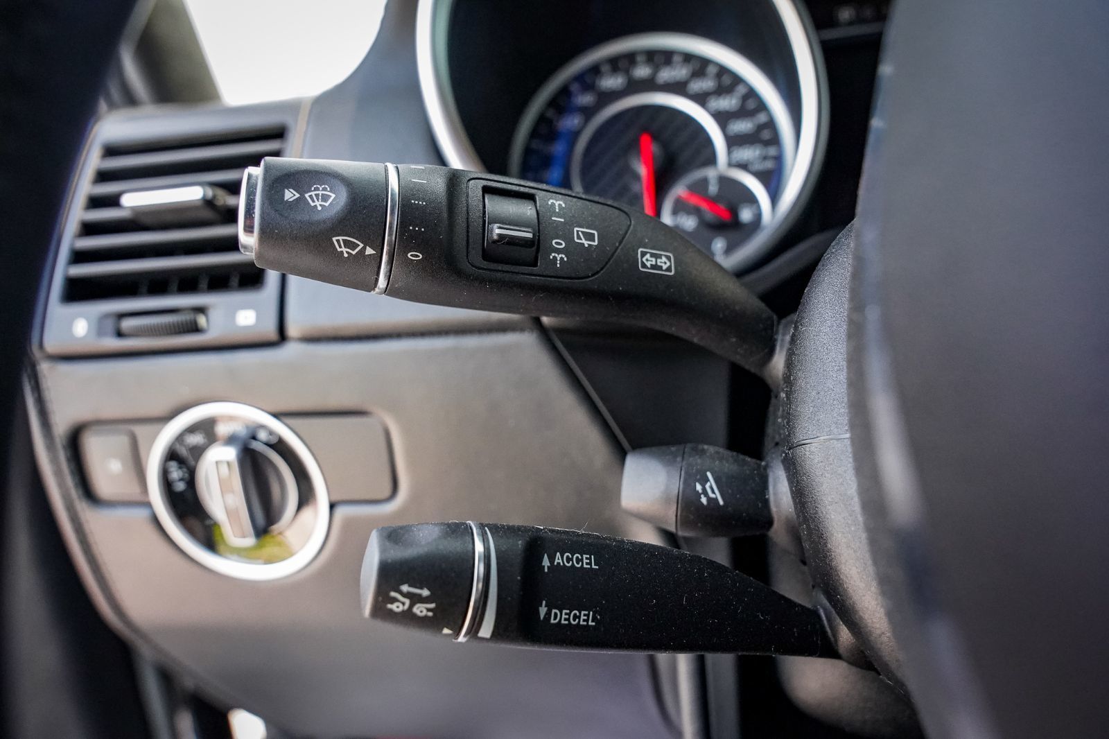 2016 Mercedes-Benz G-Class G 65 V12-15