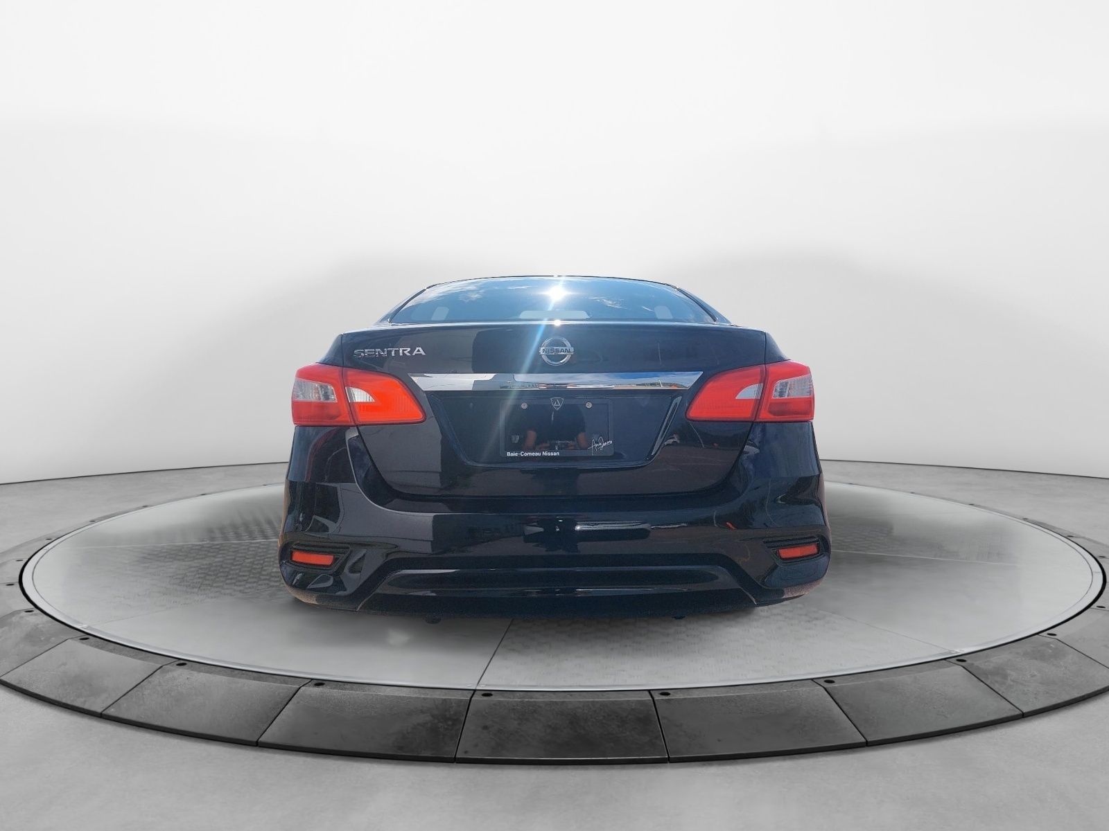 Nissan Sentra 2019 — photo 3