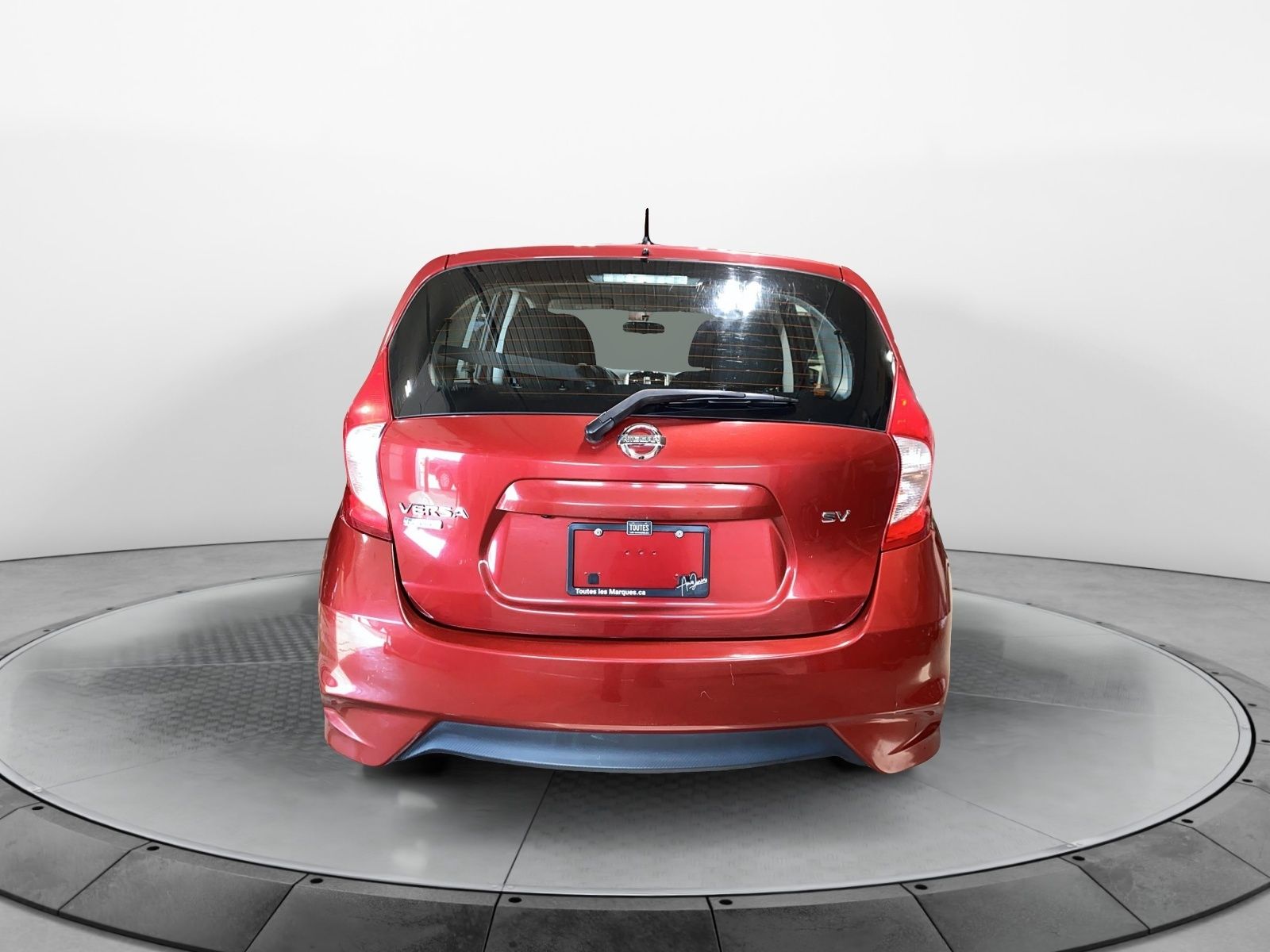 Nissan Versa Note 2018 — photo 3