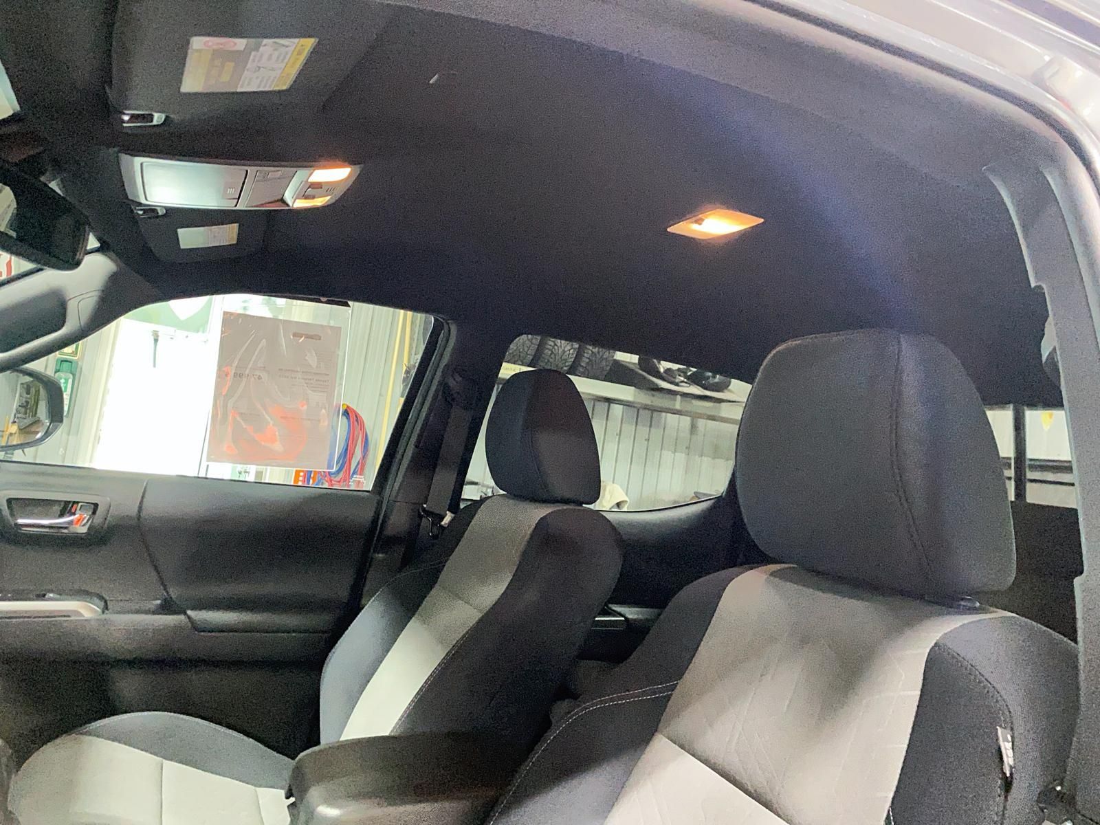 Toyota Tacoma trd 2023 — photo 8