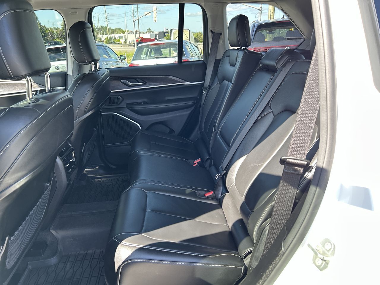 2022 Jeep Grand Cherokee 4X4 in Barrie, Ontario
