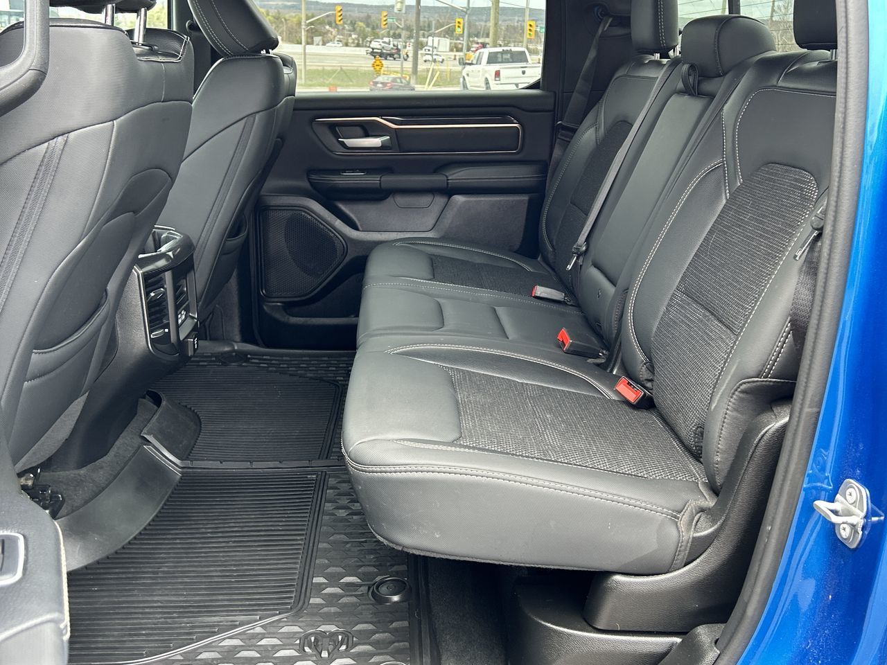 2022 Ram RAM 1500 Crew Cab 4x4 (dt) in Barrie, Ontario