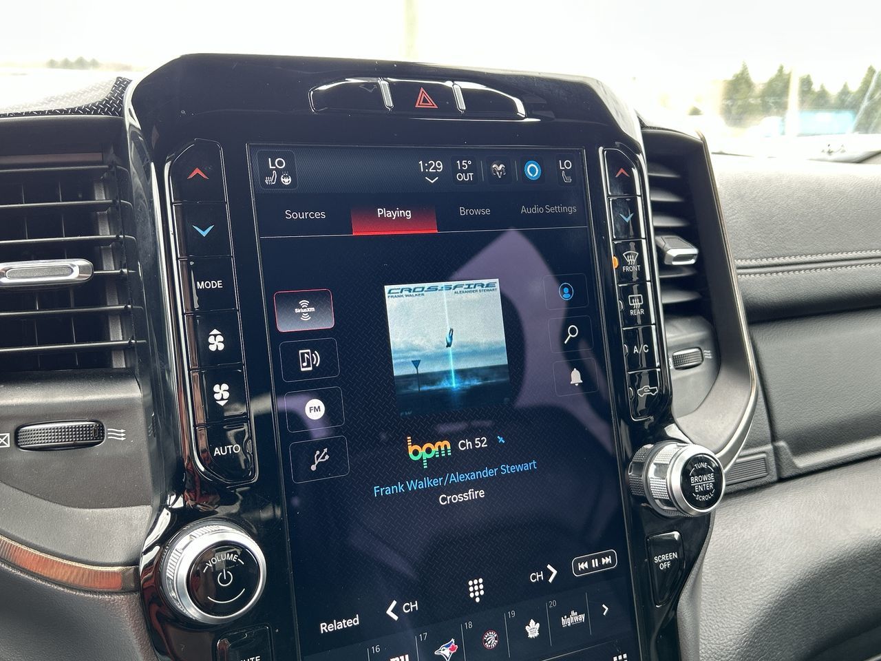 2022 Ram RAM 1500 Crew Cab 4x4 (dt) in Barrie, Ontario
