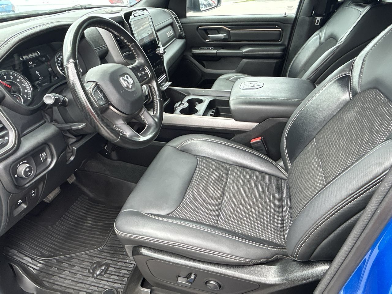 2022 Ram RAM 1500 Crew Cab 4x4 (dt) in Barrie, Ontario
