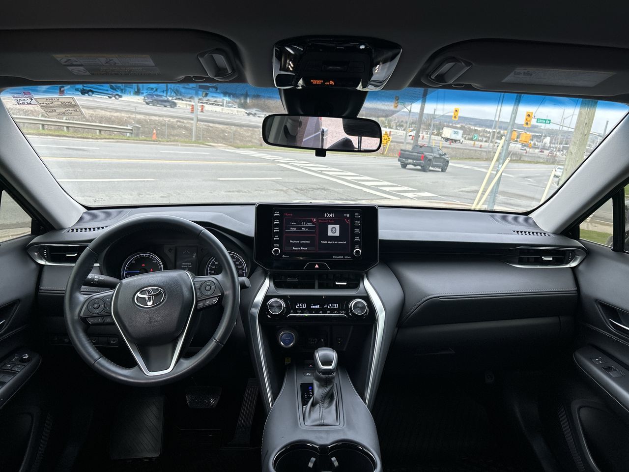 2022 Toyota Venza Hybrid in Barrie, Ontario