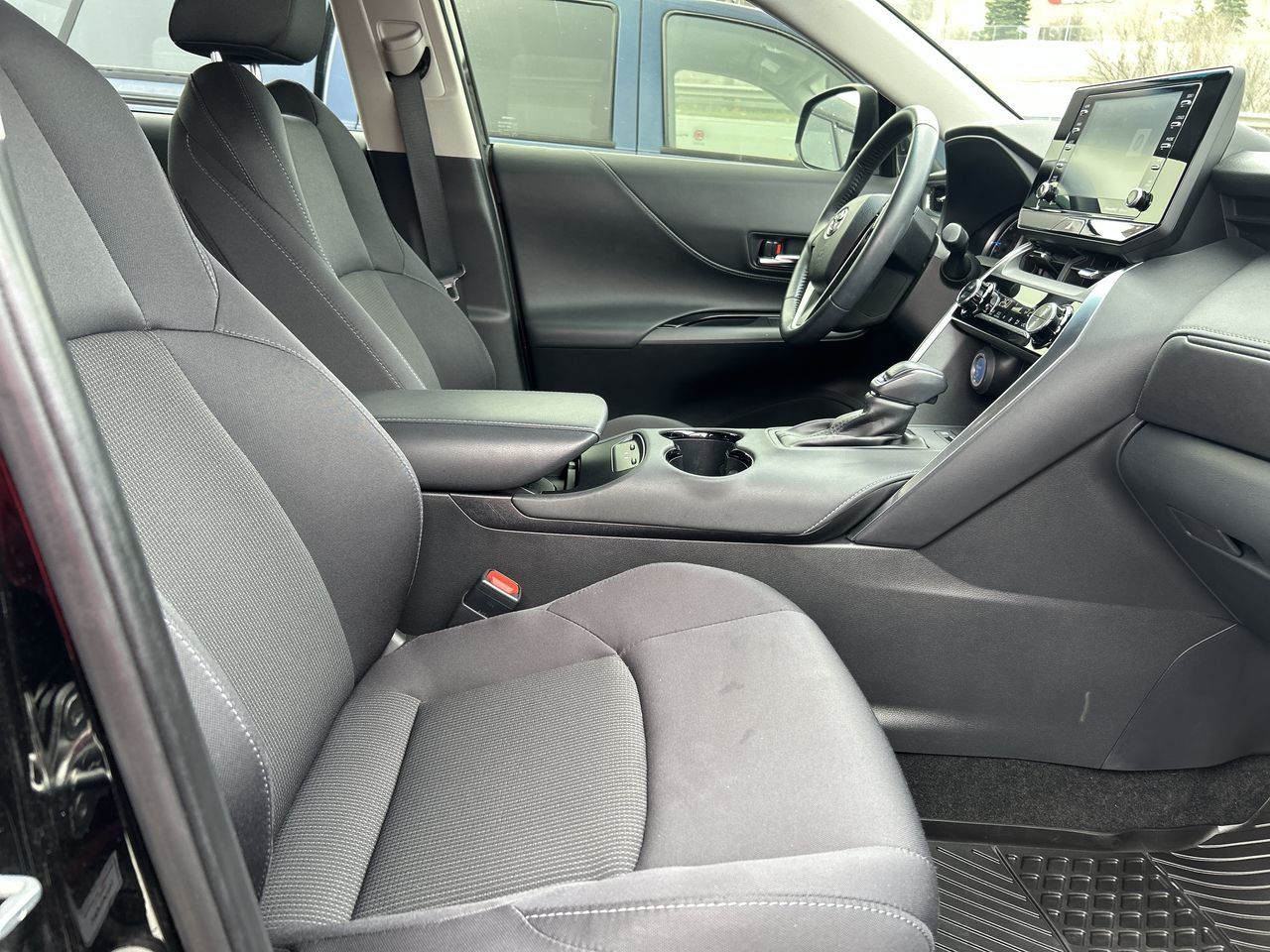 2022 Toyota Venza Hybrid in Barrie, Ontario