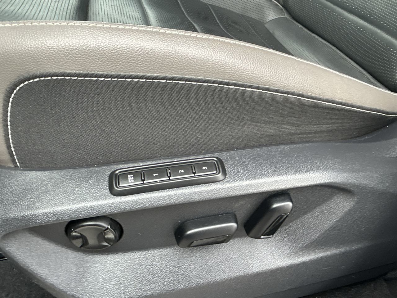 2023 Volkswagen Atlas Cross Sport in Barrie, Ontario