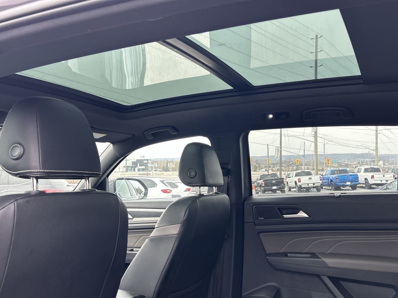 2023 Volkswagen Atlas Cross Sport in Barrie, Ontario