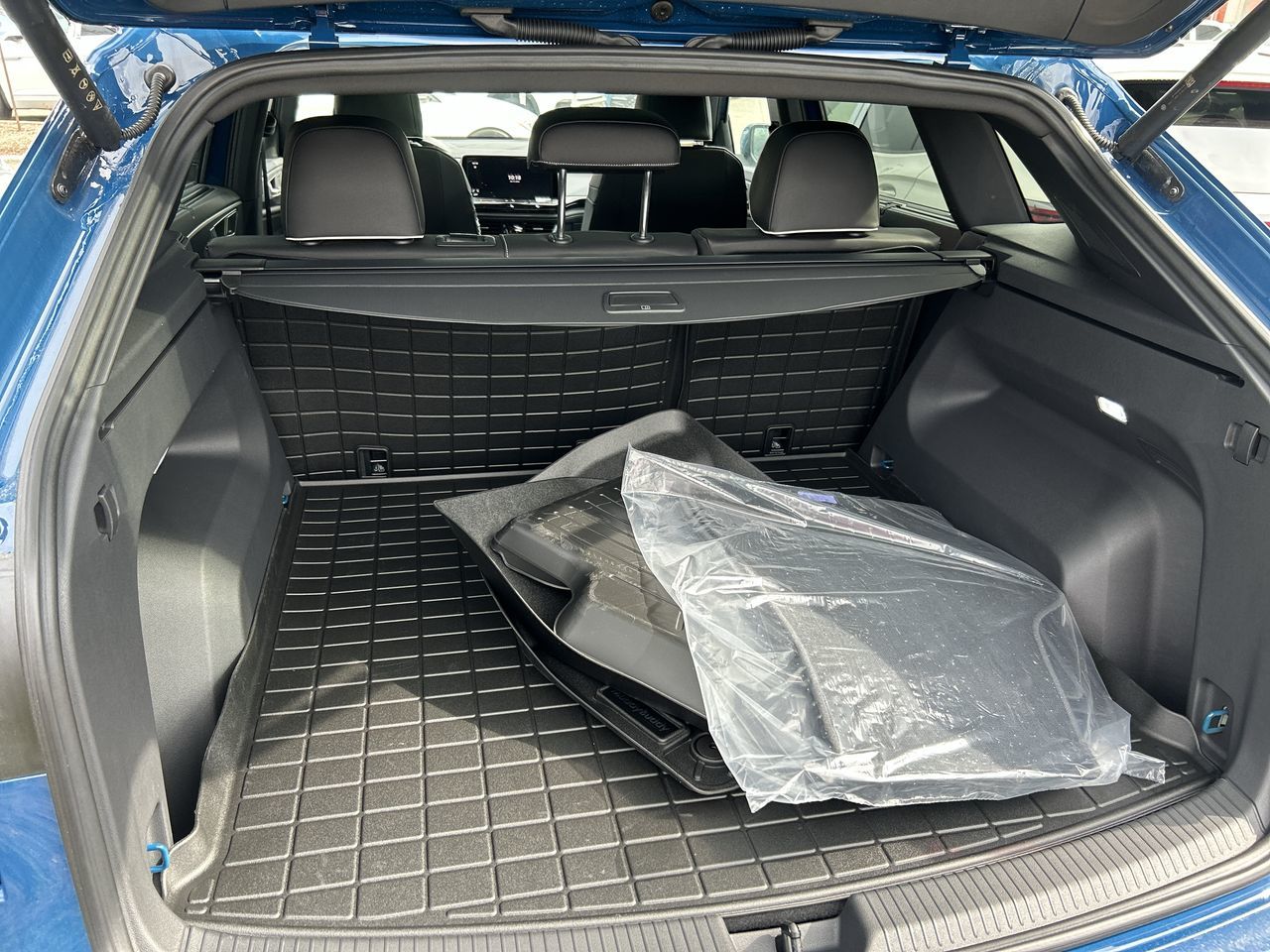 2026 Volkswagen Atlas Cross Sport in Barrie, Ontario