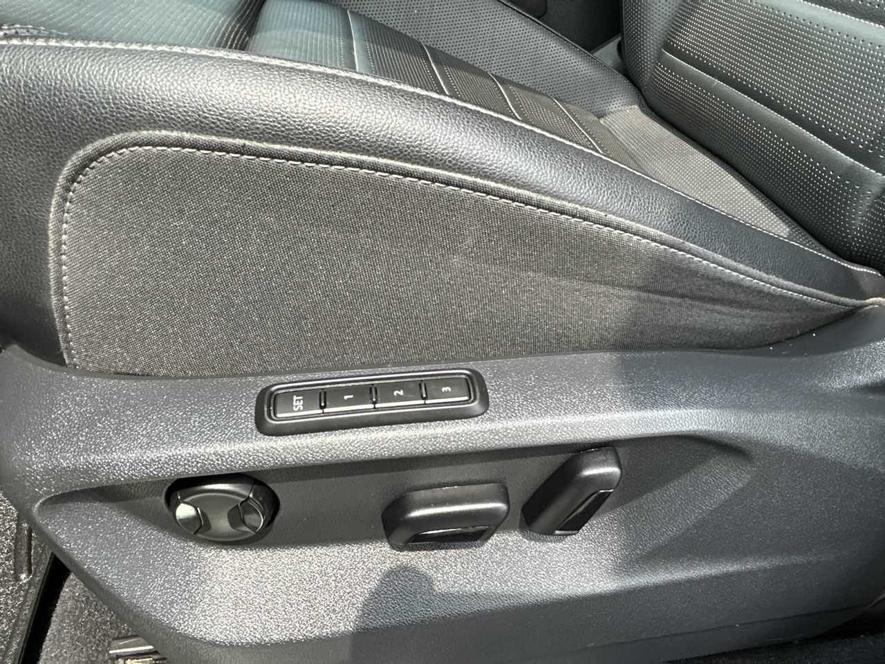 2019 Volkswagen Atlas in Barrie, Ontario