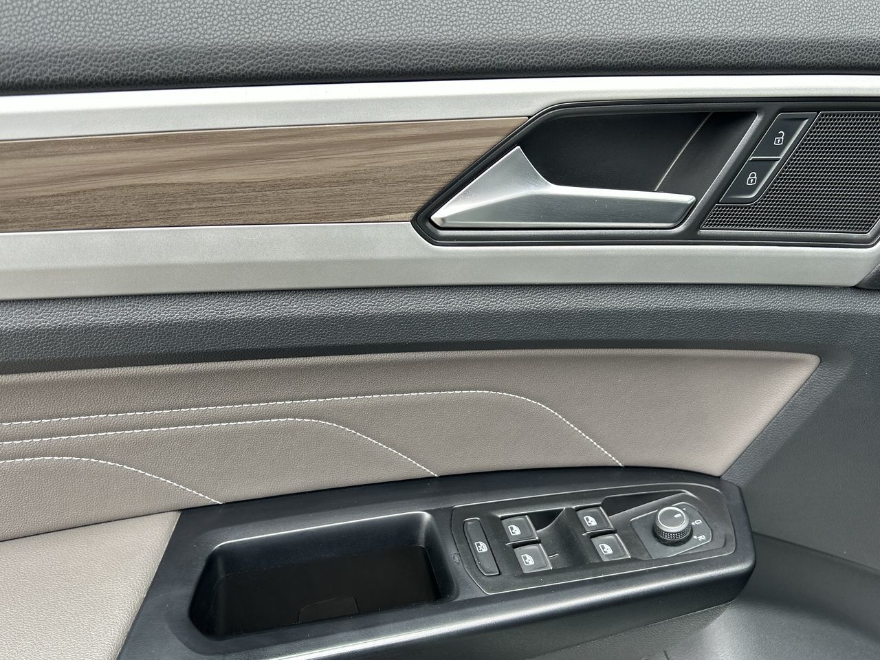 2021 Volkswagen Atlas in Barrie, Ontario